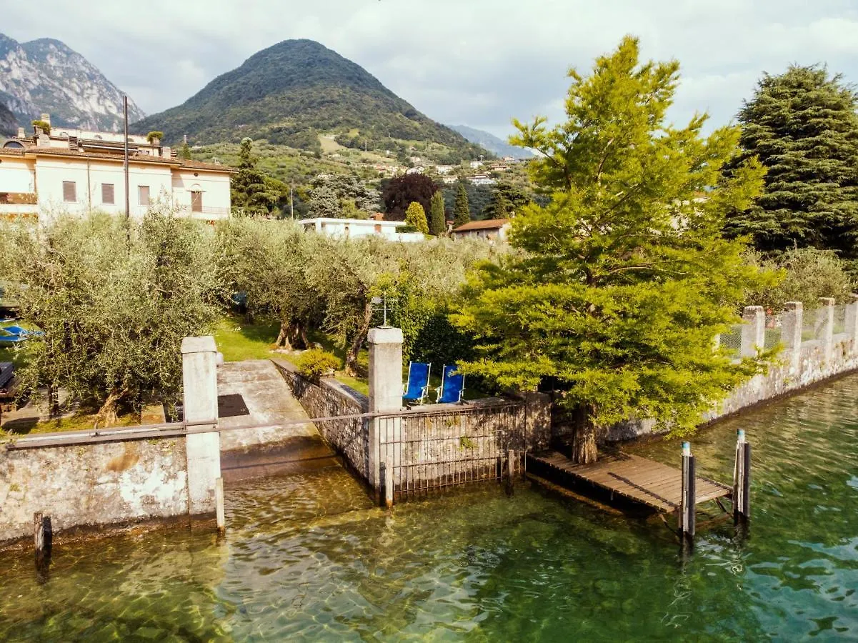 Apartment Lake Experience! Marone
